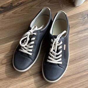 Women’s Ecco Soft 7 Leather Sneakers size 7-7.5